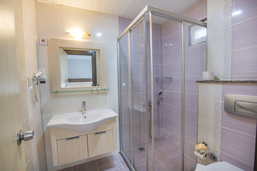 Hawaii Suite Beach Hotel 49/50