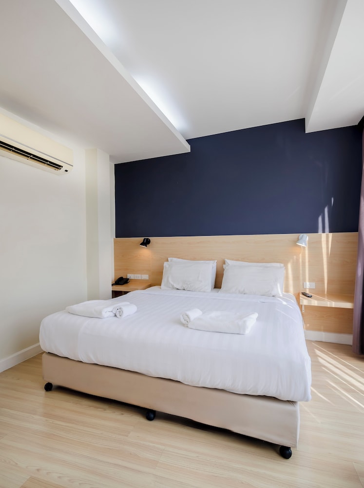 Solo Express Sukhumvit 81 29/57