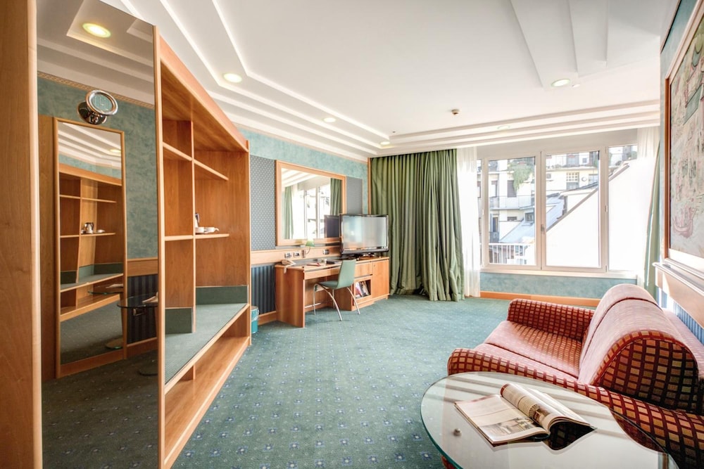 Brunelleschi Hotel Milan 34/49