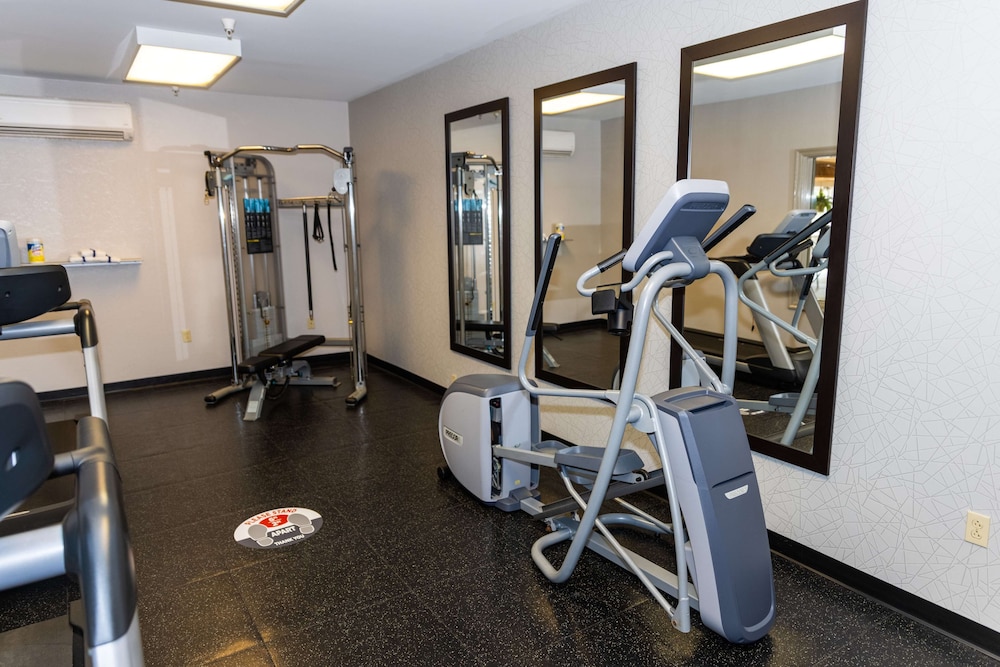 Country Inn Suites By Radisson Lehighton Jim Thorpe Pa 22/34