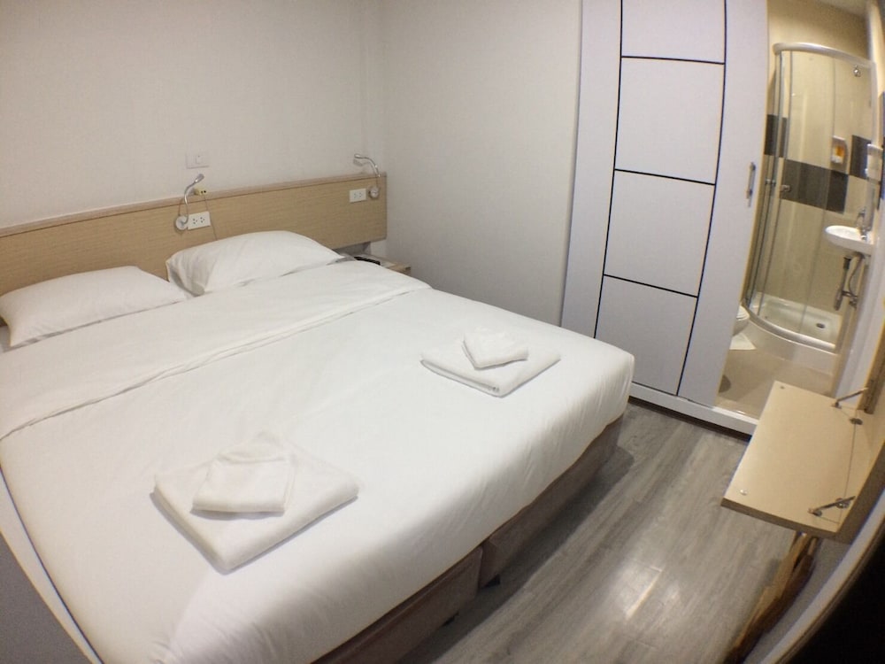Le Bonheur Poshtel 15/39