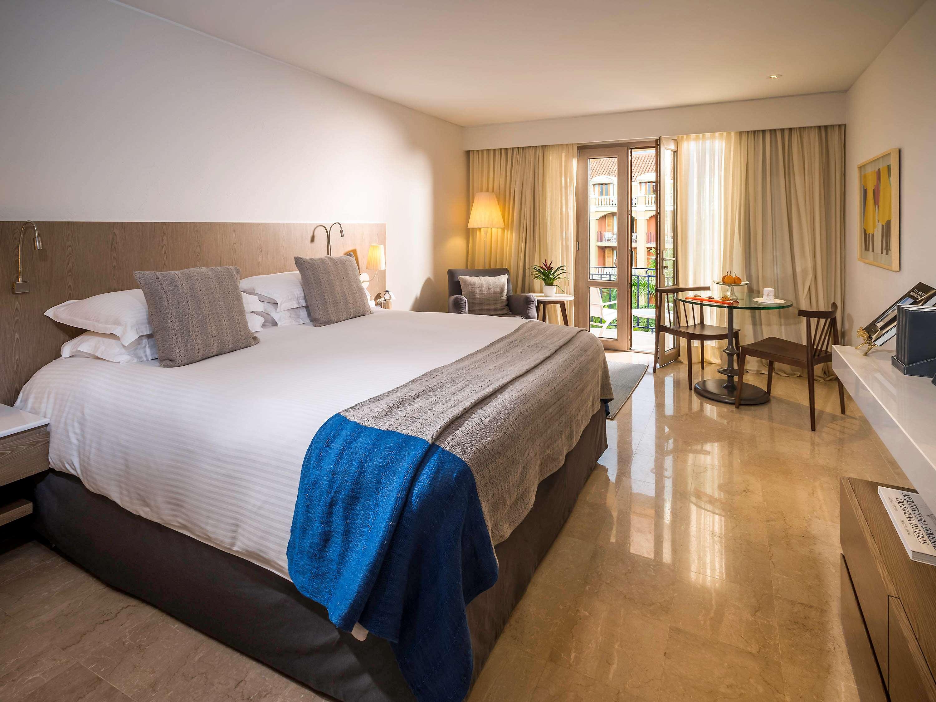 SUPERIOR, KING BED, GARDEN VIEW, BALCONY OR TERRACE
