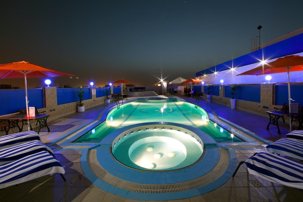 swimming pool spa