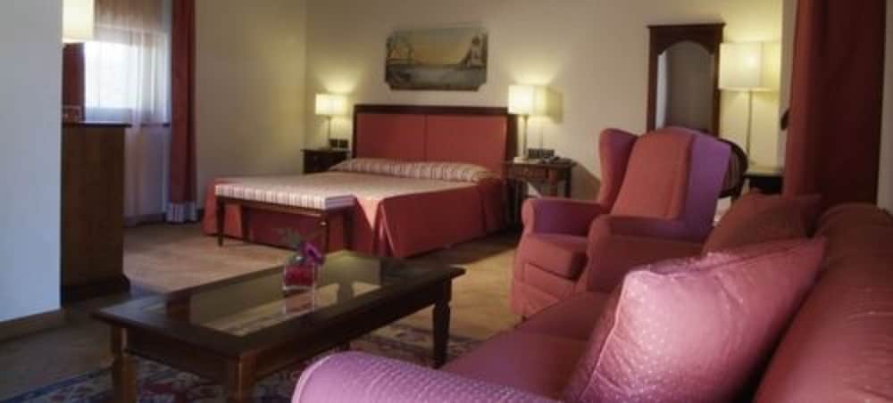 RELAIS CORTE CAVALLI 47/71