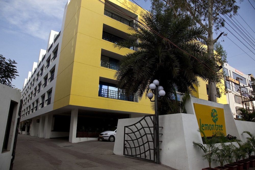 Lemon Tree Hotel Indore 1/57