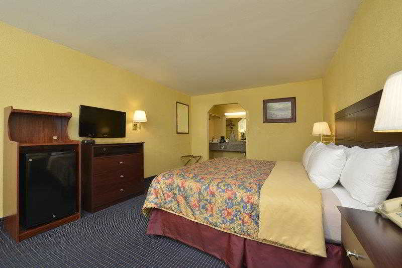 Best Western Gun Barrel City Inn 15/27