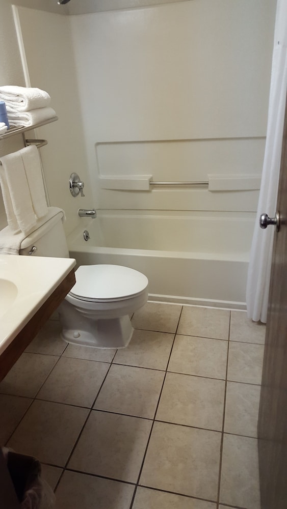 Super 8 by Wyndham Waynesboro 11/36