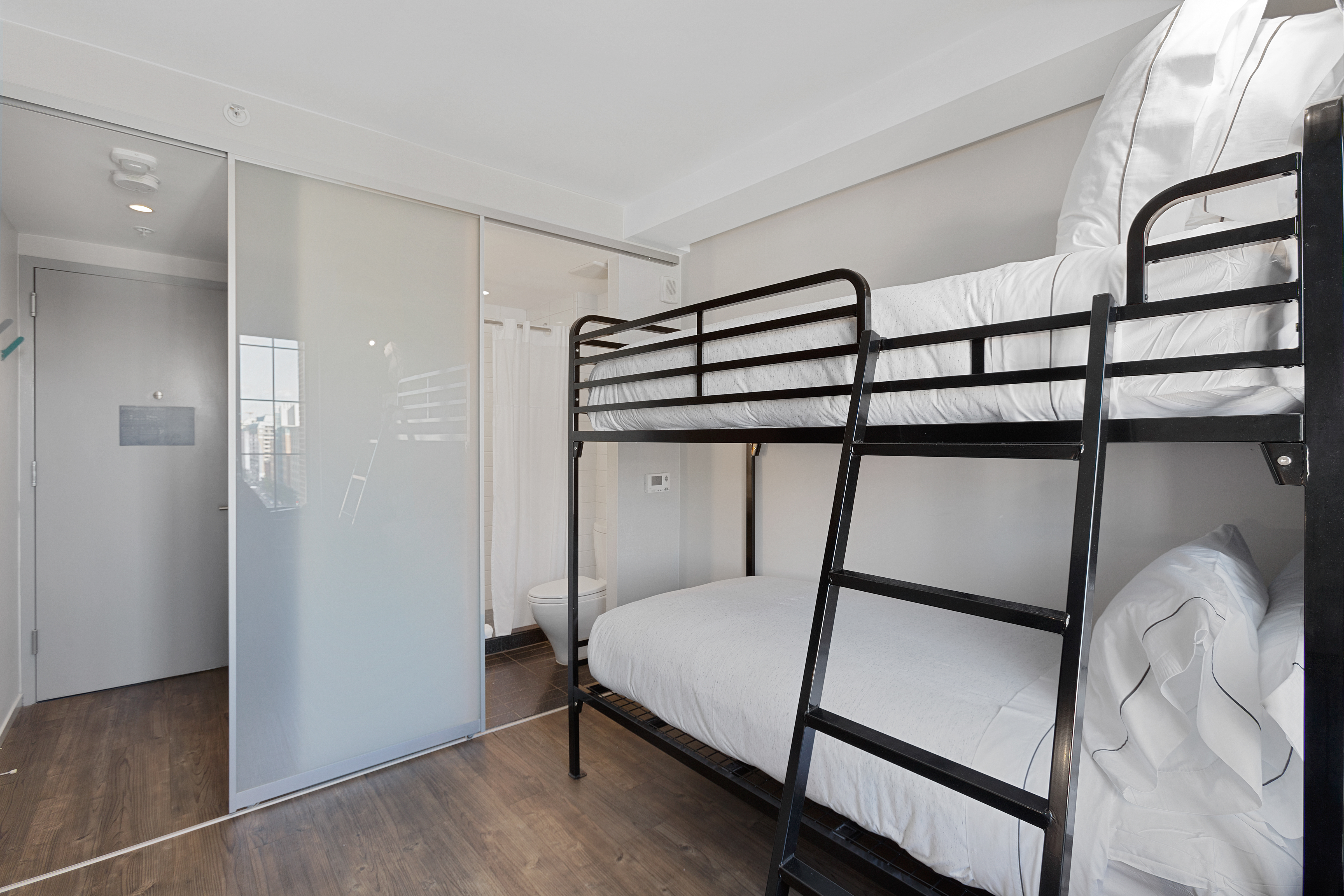 ROOM, TWIN BEDS, BUNK BED