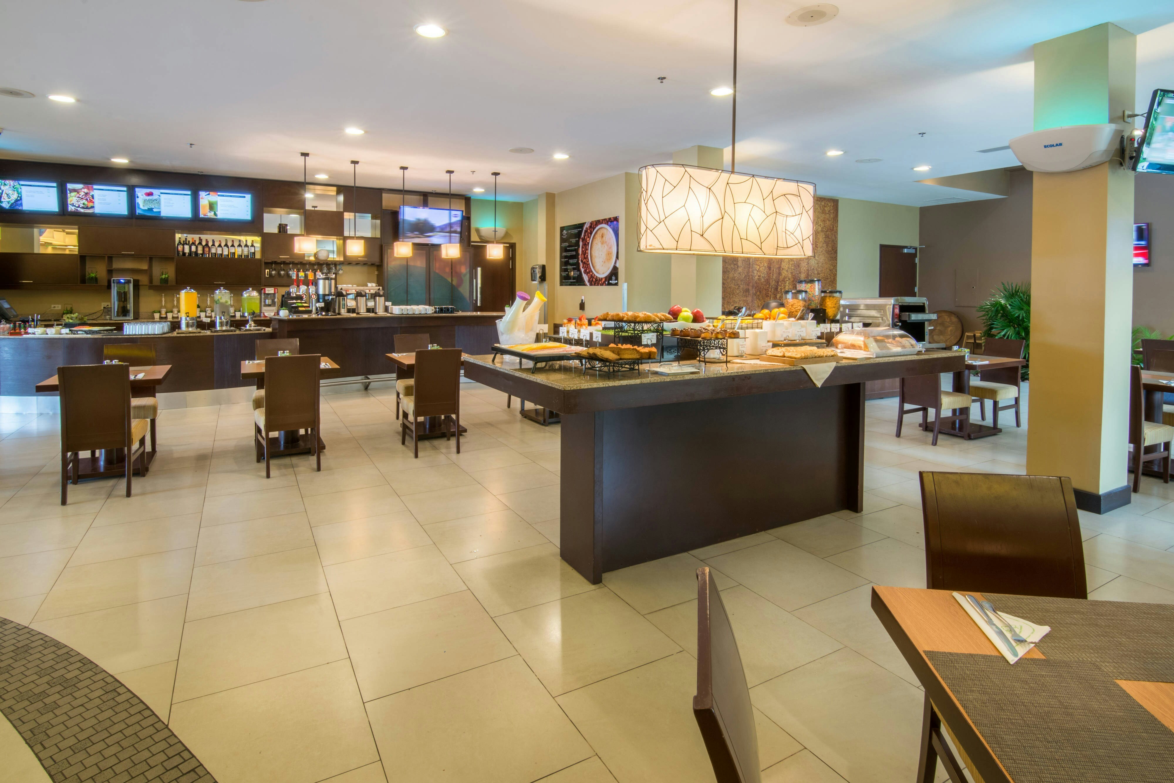 Courtyard By Marriott San Jose Airport Alajuela 10/11