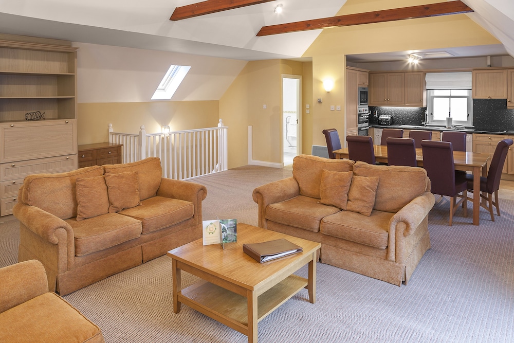 The Kenmore Club 24/50