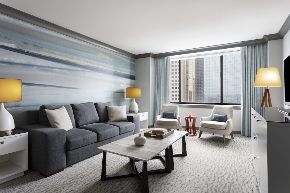 The Lofton Hotel Minneapolis, Tapestry Collection by Hilton 37/80