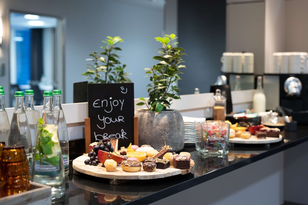 Radisson Hotel Zurich Airport 35/70