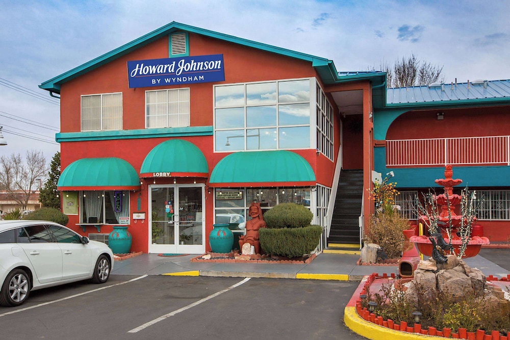 Sandia Peak Inn Old Town ABQ, a Howard Johnson by Wyndham 29/38