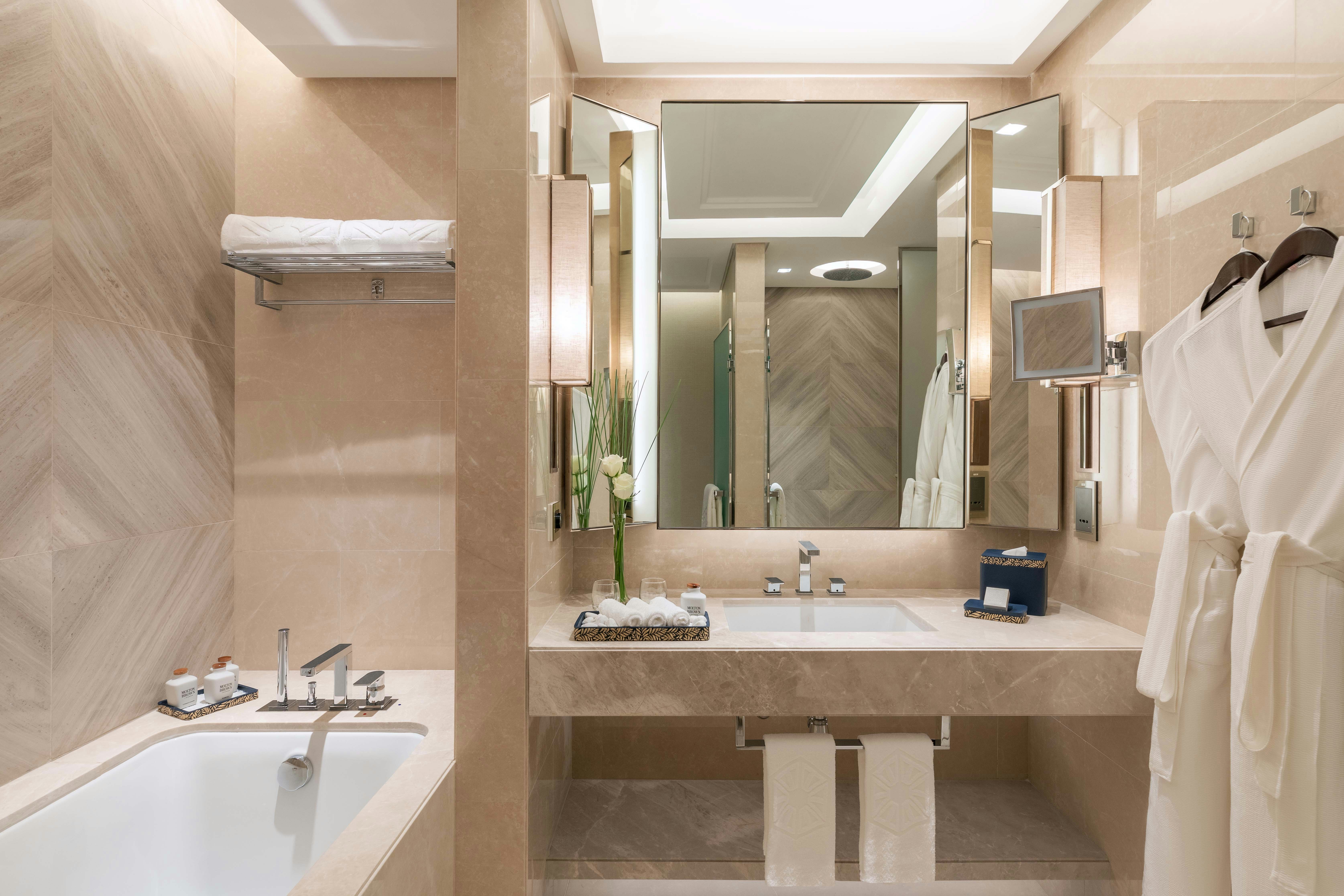 Taj Exotica Resort and Spa, The Palm, Dubai 109/110