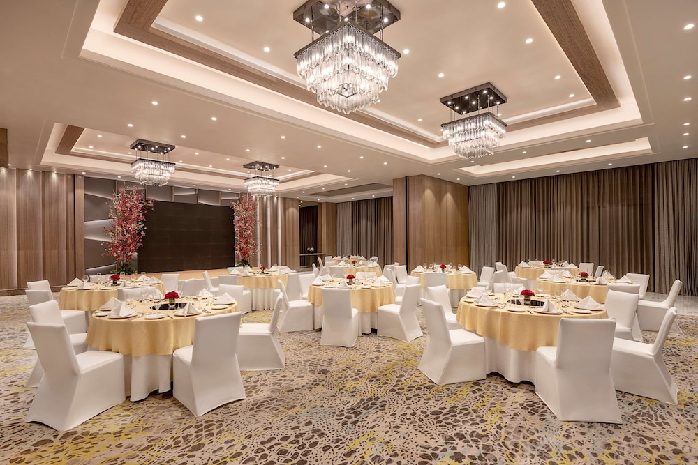 Radisson Mumbai Andheri MIDC 60/65