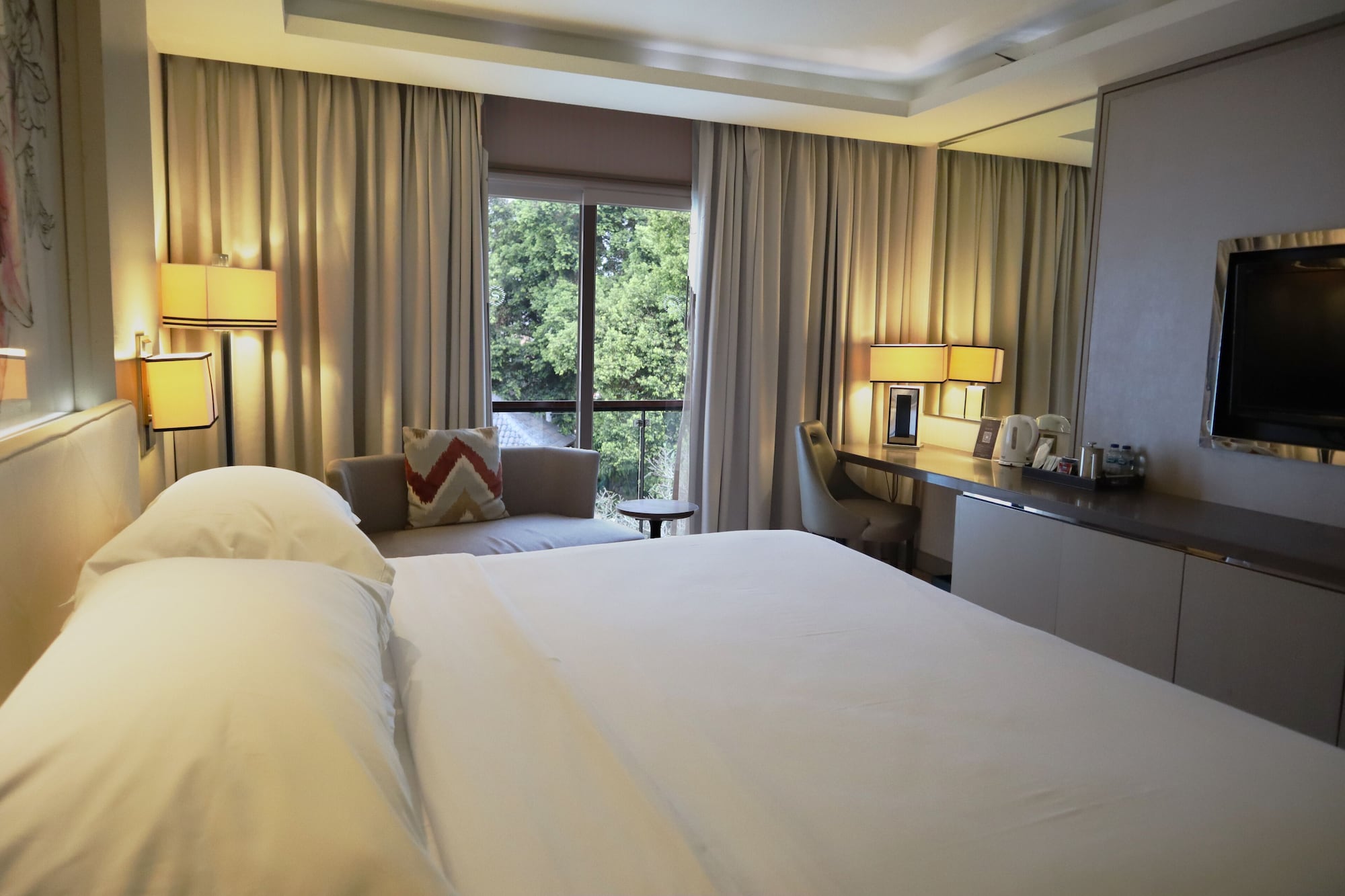 DELUXE, KING BED, BALCONY