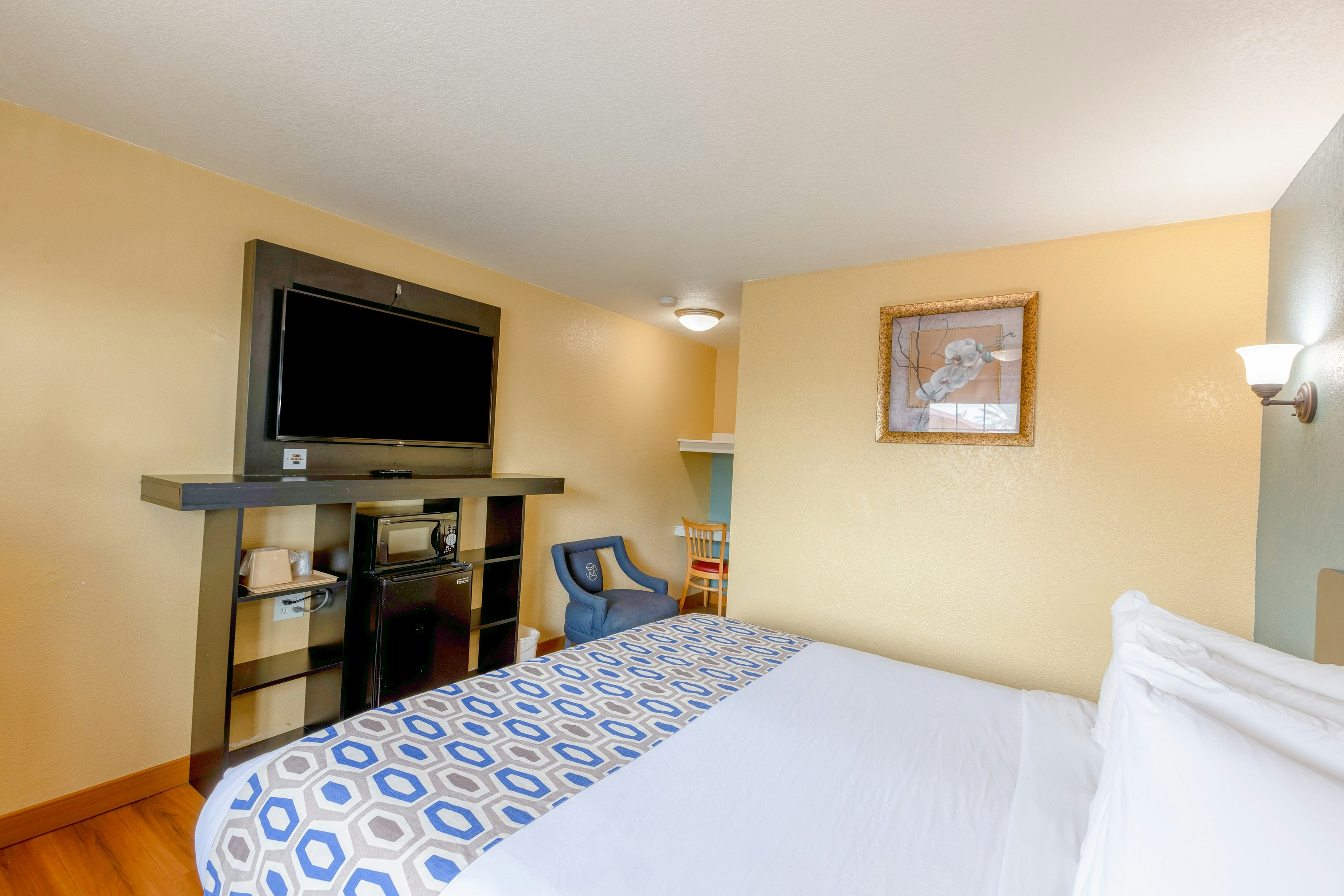 Hotel Avenida - Oceanside Camp Pendleton 12/30