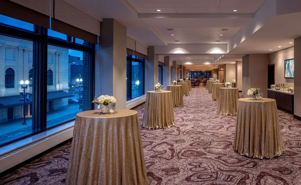 Embassy Suites By Hilton Minneapolis Downtown Hotel photo5