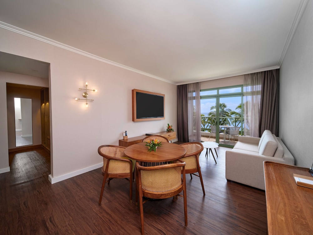 Hilton Hotel Tahiti 35/69