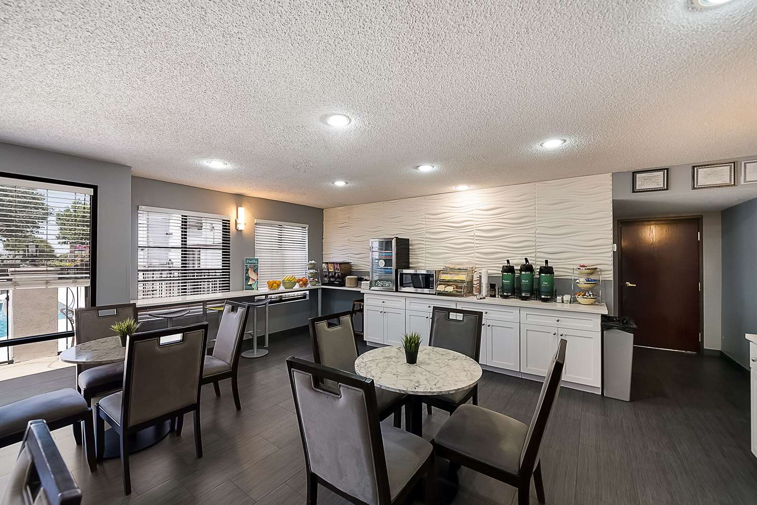 Quality Inn & Suites Irving DFW Airport South 26/34