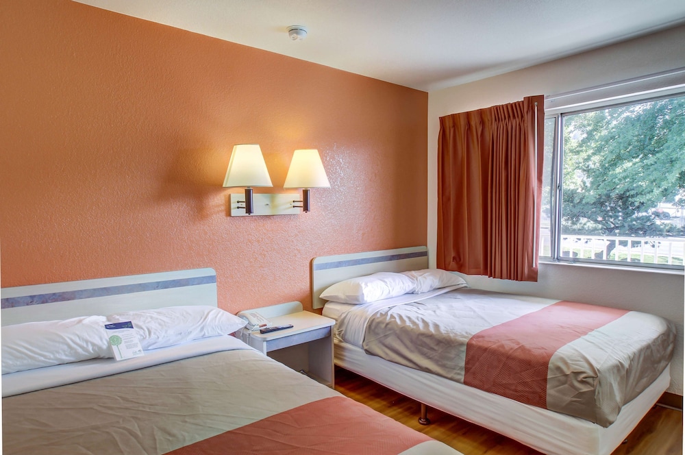Motel6 Grants Pass, OR 12/44