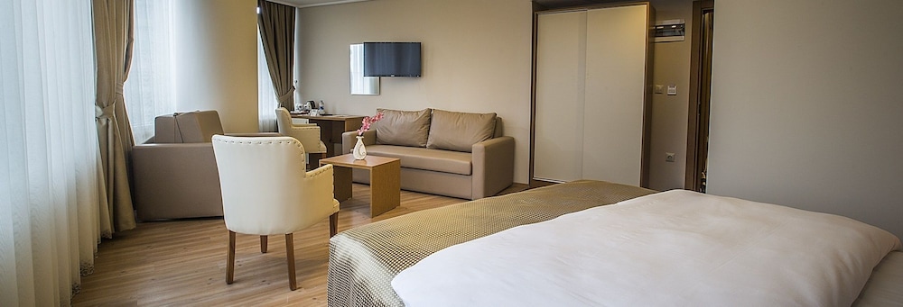 Park Square Hotel 11/30