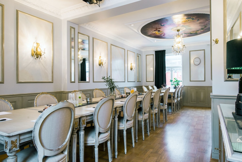 Quality Hotel Carlia 28/33