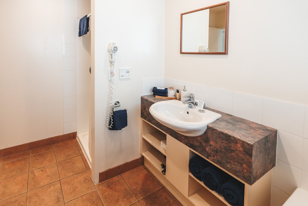 Blue Peaks Lodge and Apartments 56/63