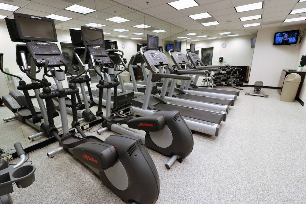 Fairfield Inn Suites San Antonio Downtown Alamo Plaza 25/50