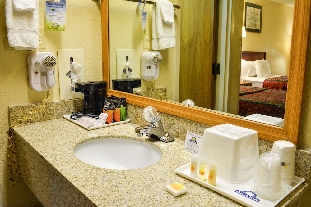 Days Inn by Wyndham Easley/Greenville/Clemson Area 37/38