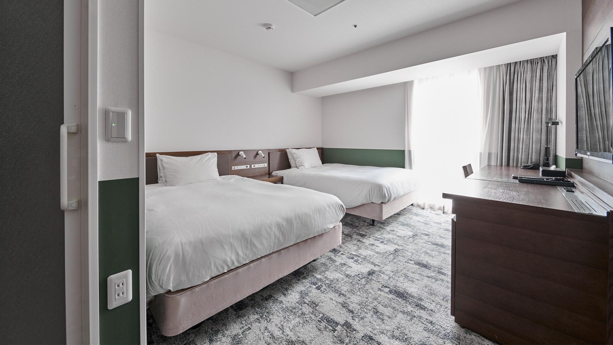 Universal, Standard, Twin Beds