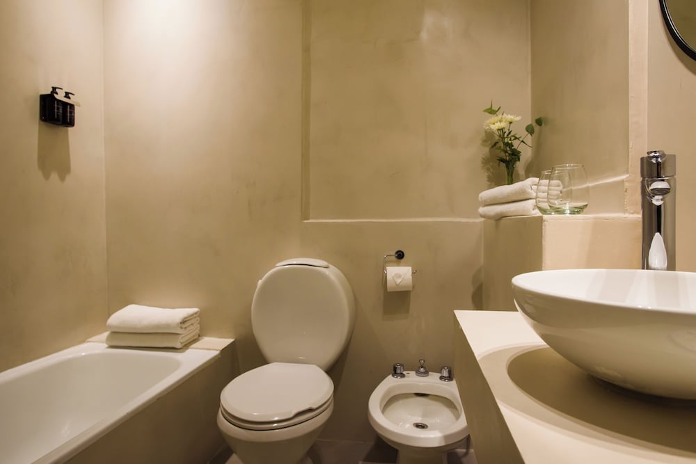 1253 Recoleta Small Hotel 43/47
