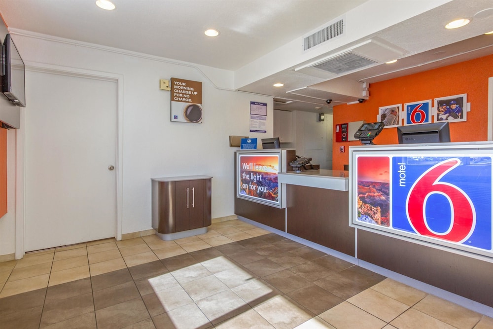 Motel6 Phoenix, AZ - North Bell Road 17/46