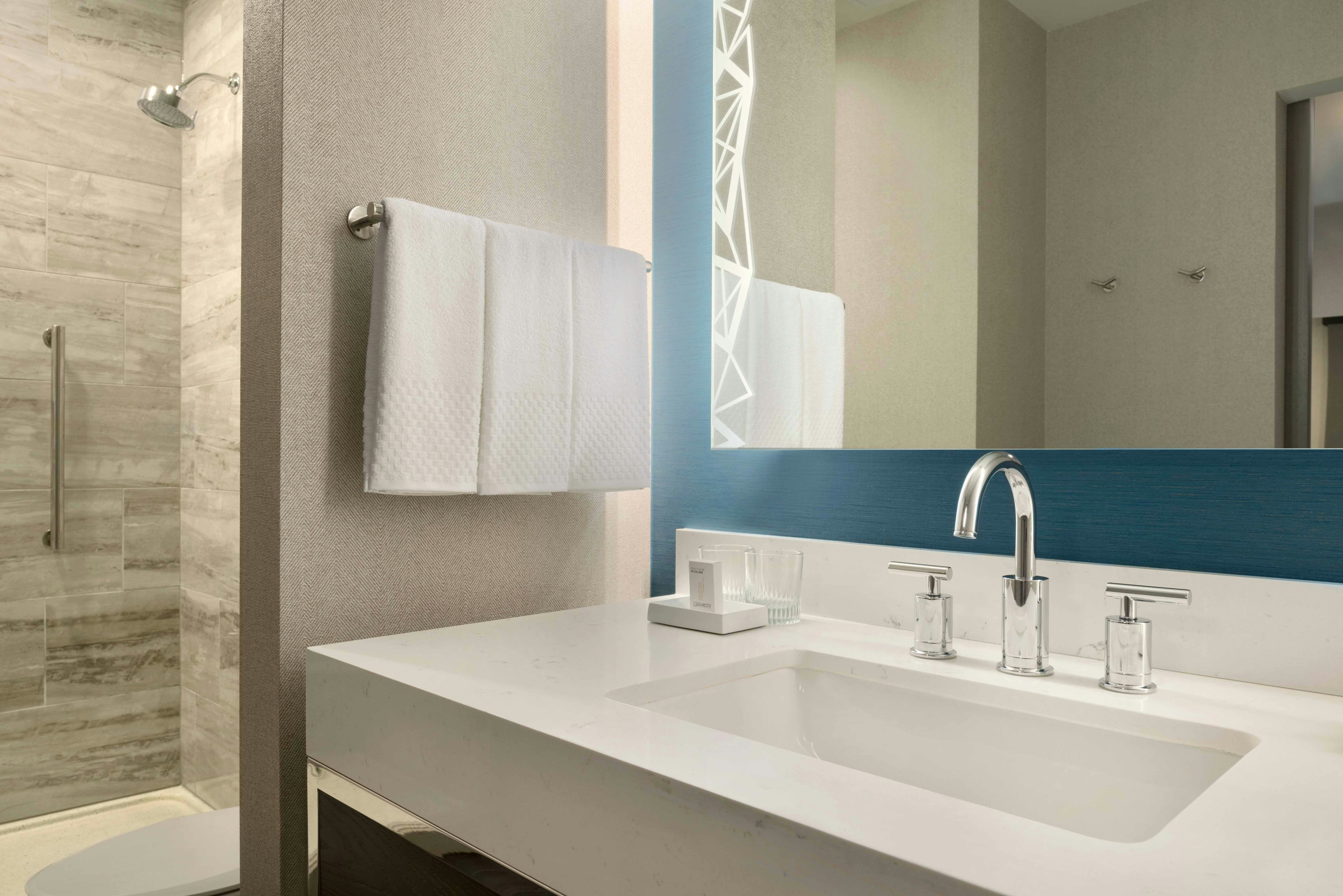 Nonsuite-1 King Bed- Hearing Accessible