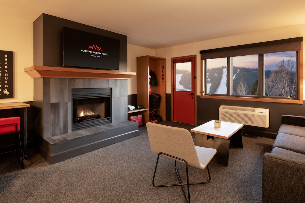 Mountain Modern Motel 40/72