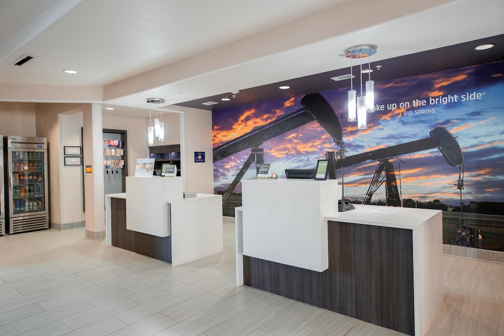 La Quinta Inn & Suites by Wyndham Big Spring 40/48