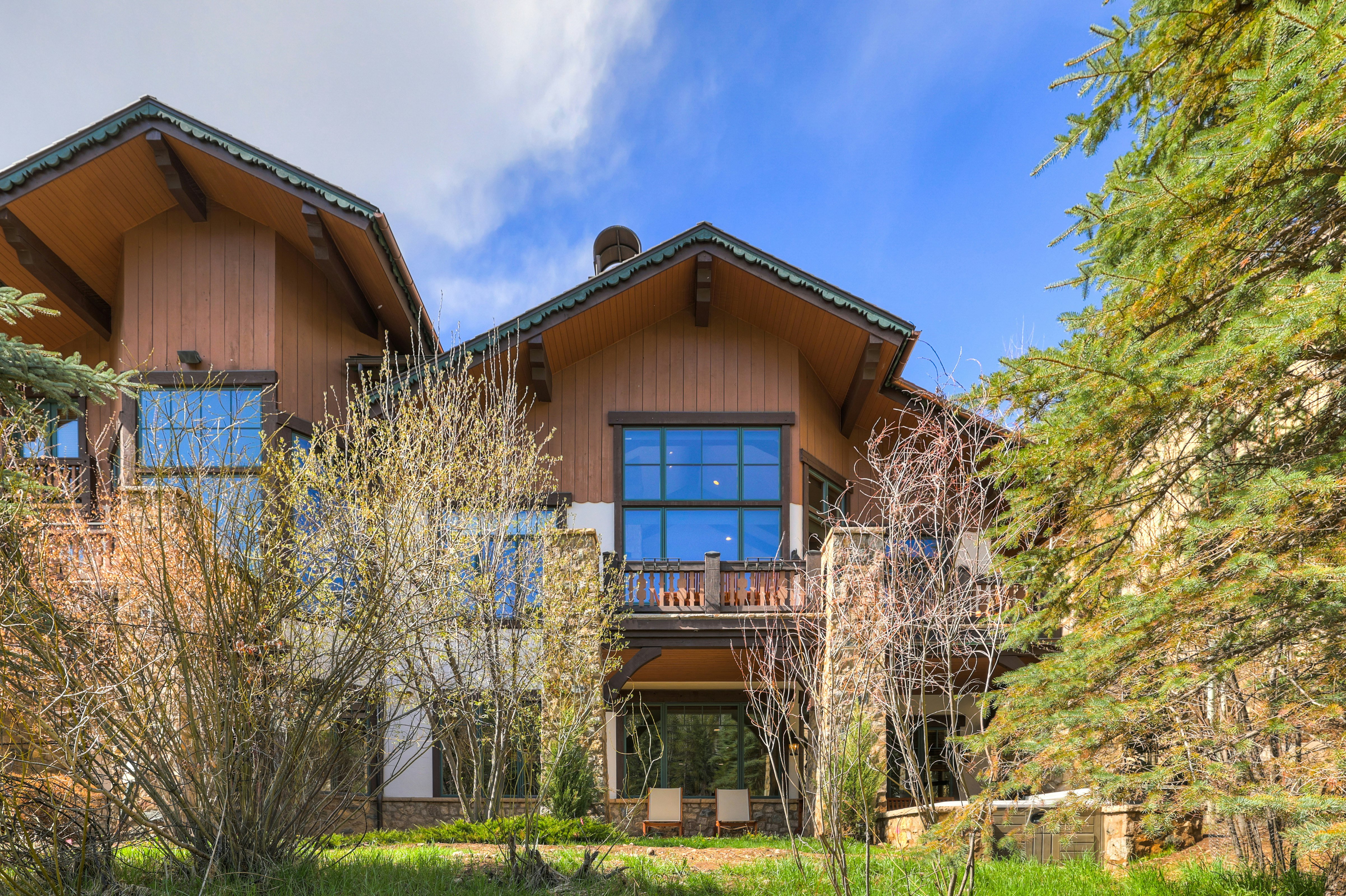 Vail Resorts' Legendary Lodging at Ritz-Carlton Residences 4/50