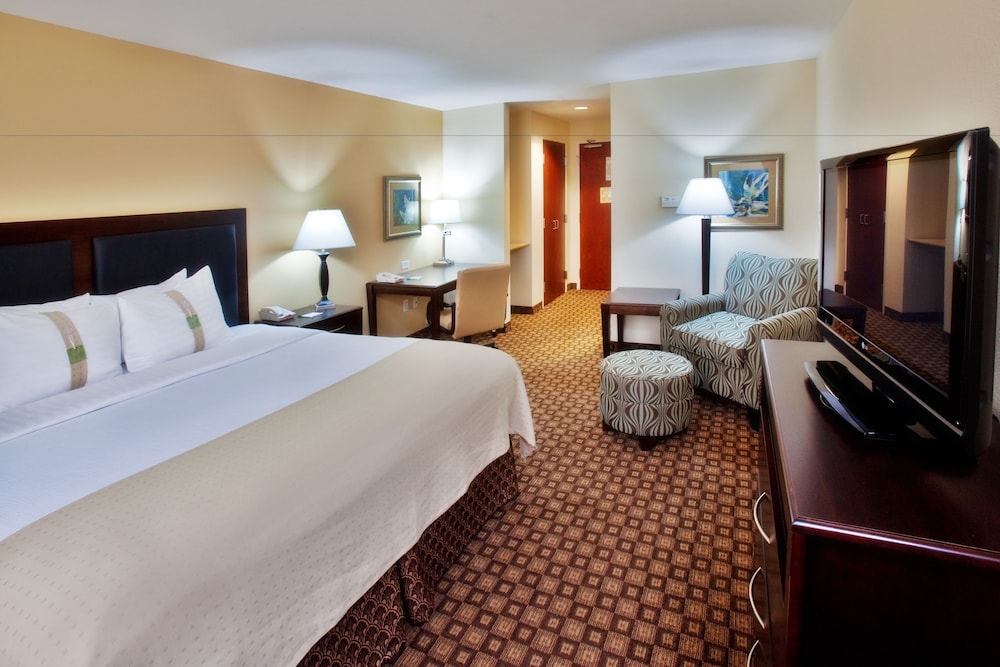 Holiday Inn Quincy, an IHG Hotel 24/75