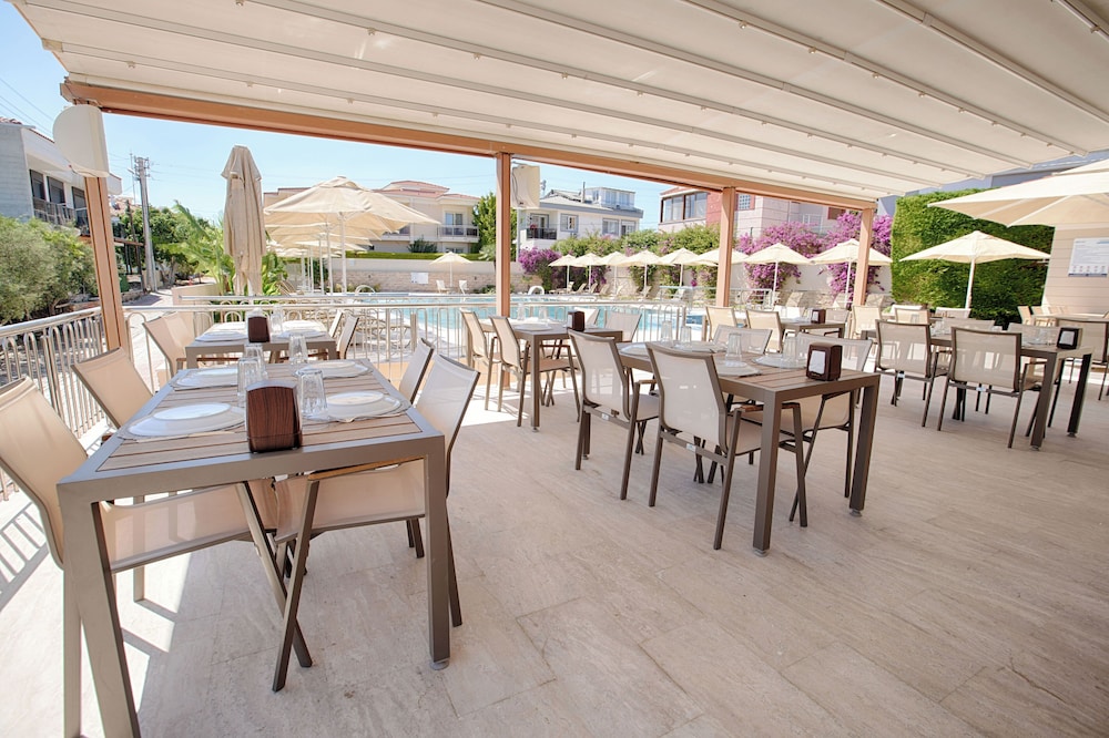 Kamer Suites And Hotel 36/50