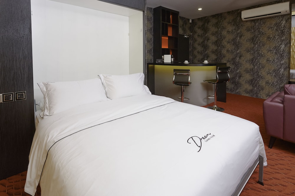 Dream Luxury Hotel 12/50