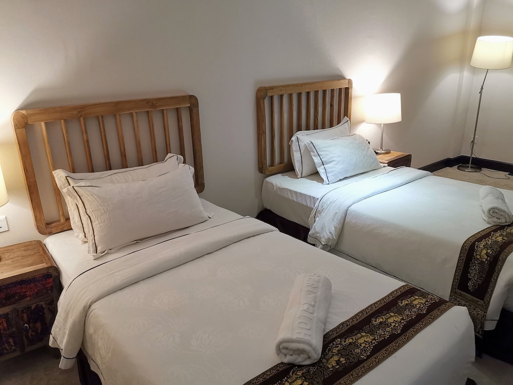 1825 Gallery Hotel 22/50