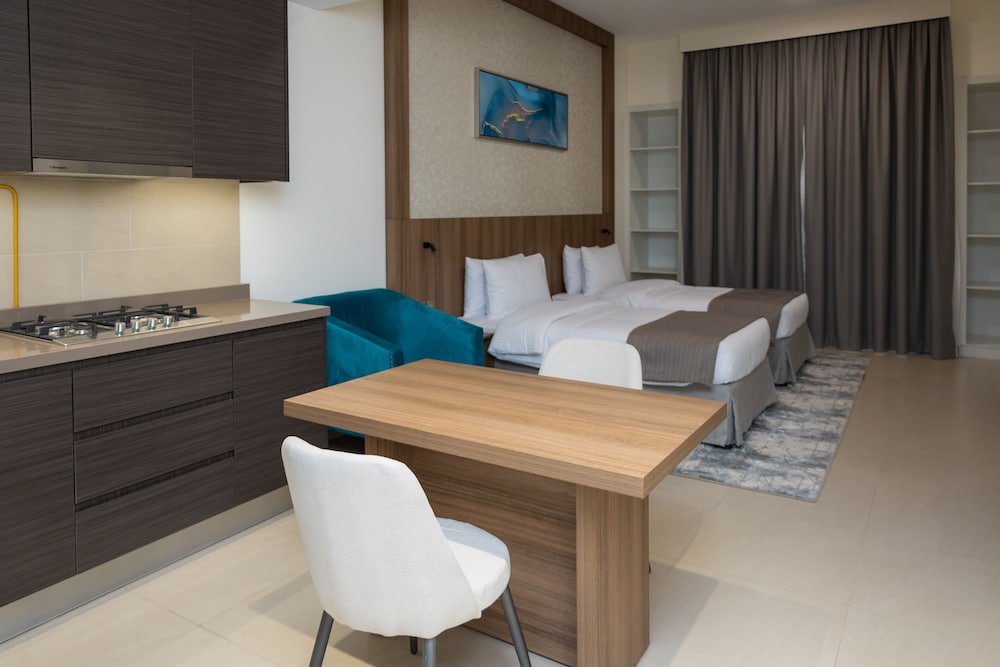 Azur Regency Hotel Apartments 23/43