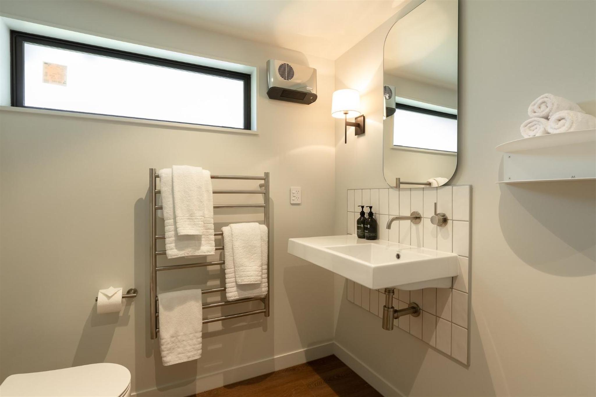 شقة بريميوم بسريرين كينج، Edgewater Hotel 4/6