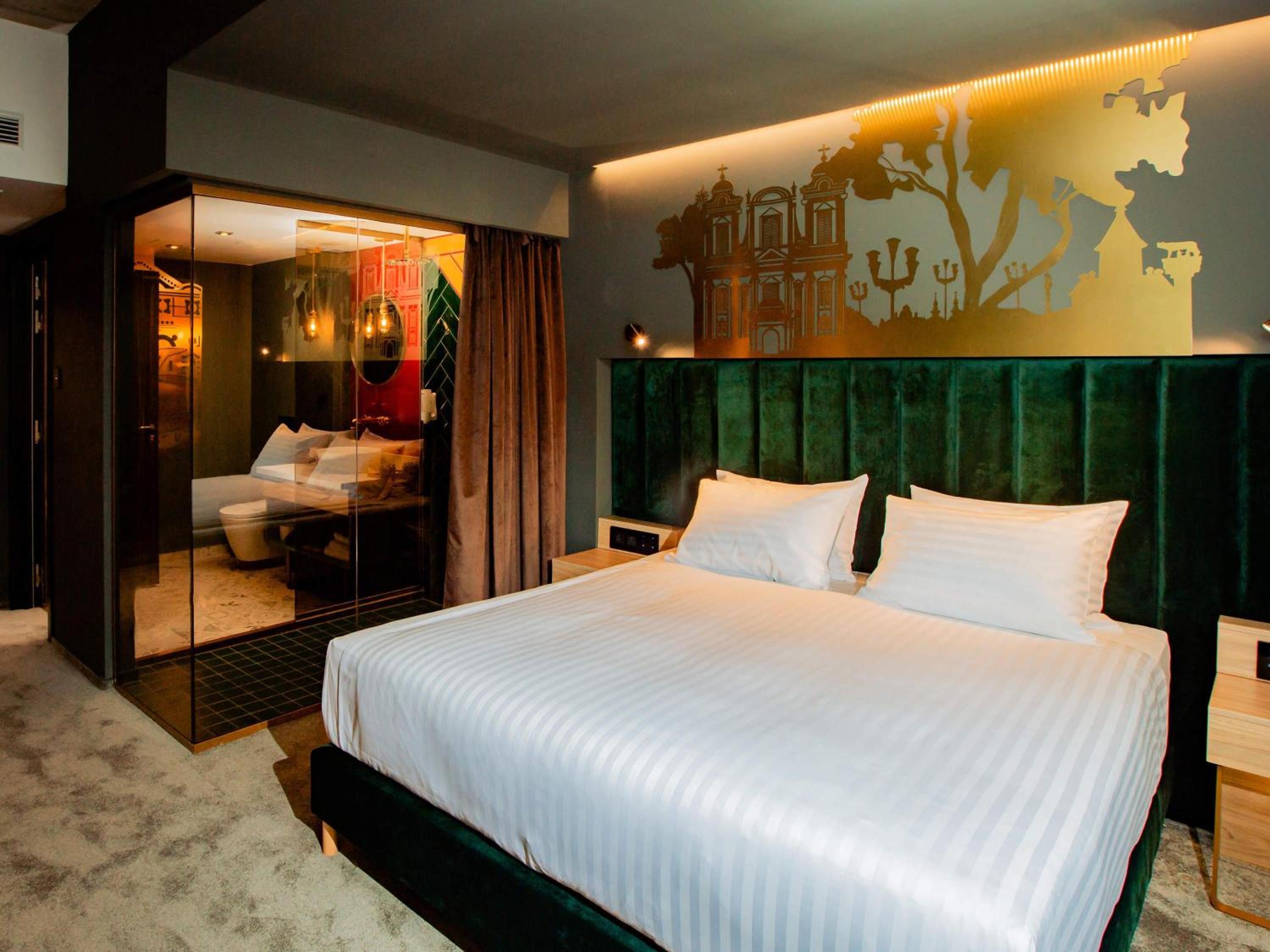 Privilege, King Bed, Queen Bed, Terrace