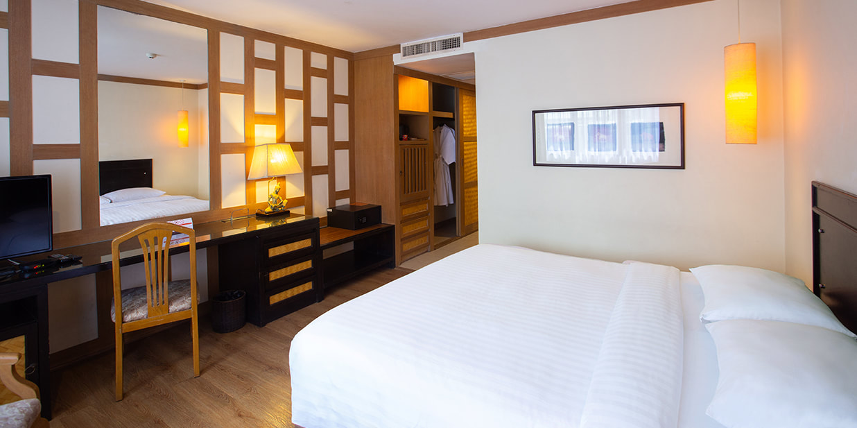 Deluxe, Double or Twin Bed