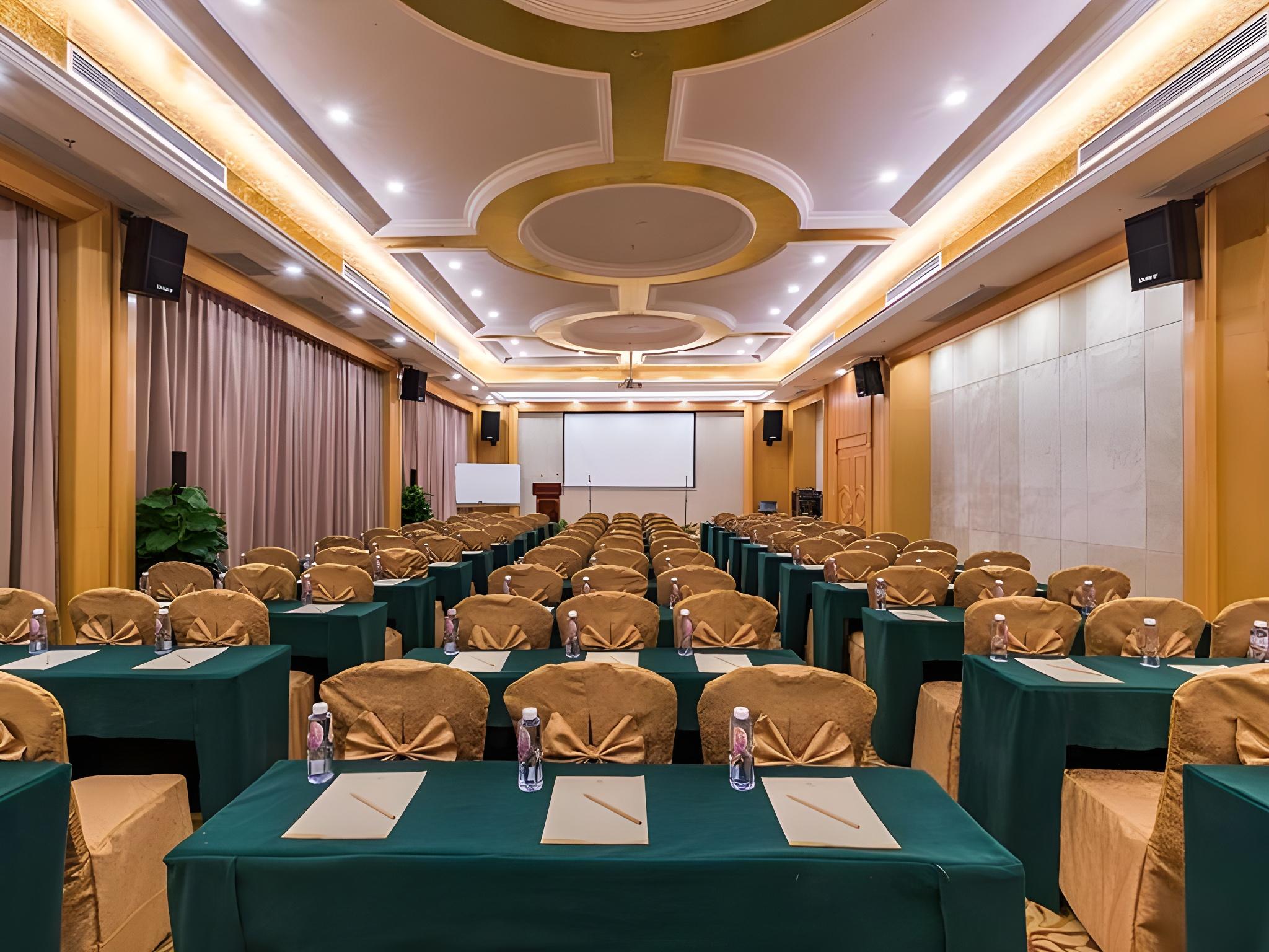 Vienna International Hotel (Shenzhen Jihua Road Shangxue) 44/47