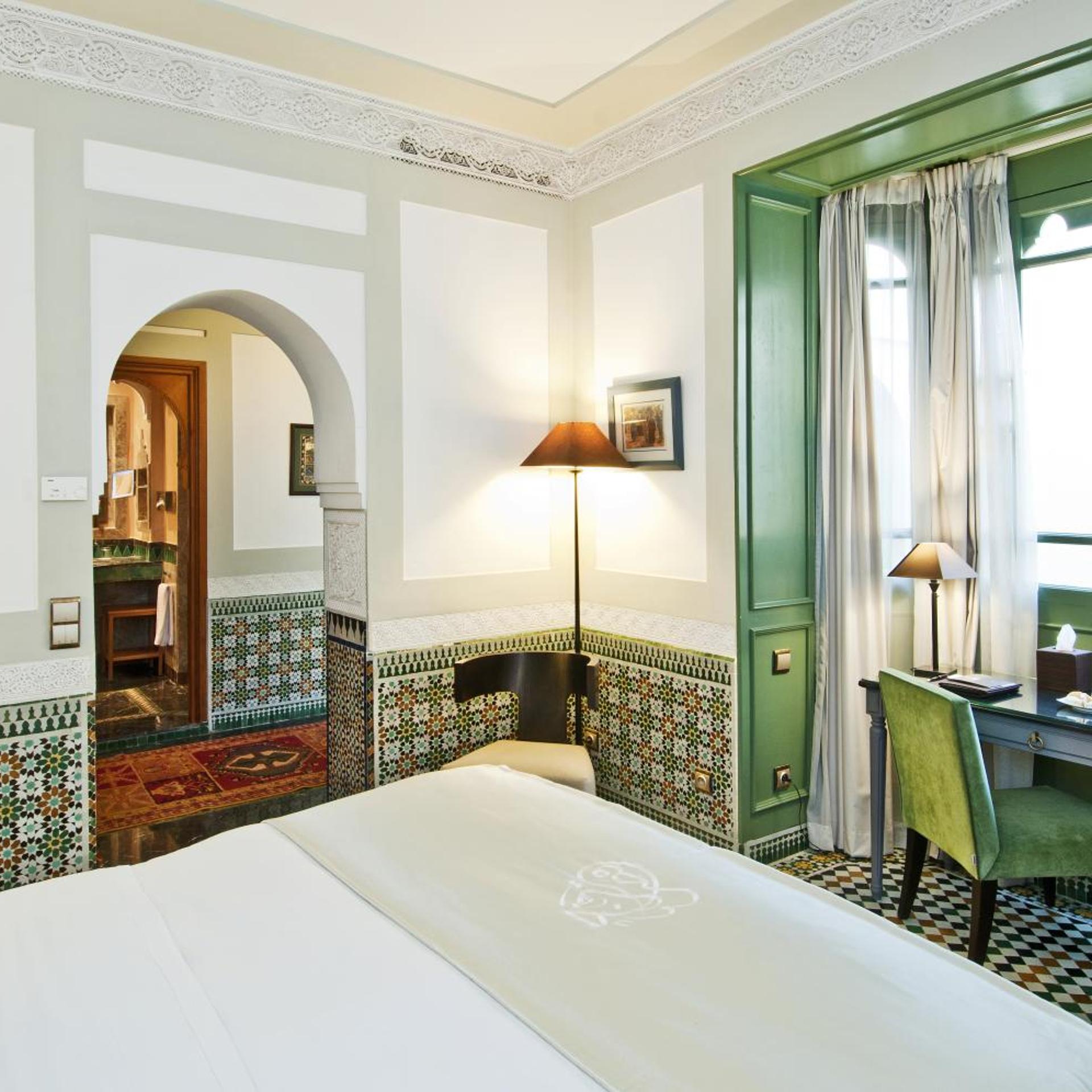 Trendy, King Bed