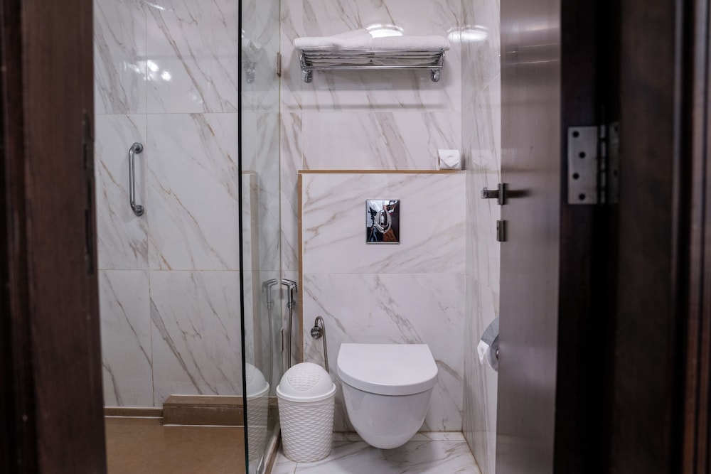 Grand Concerto Hotel 48/50