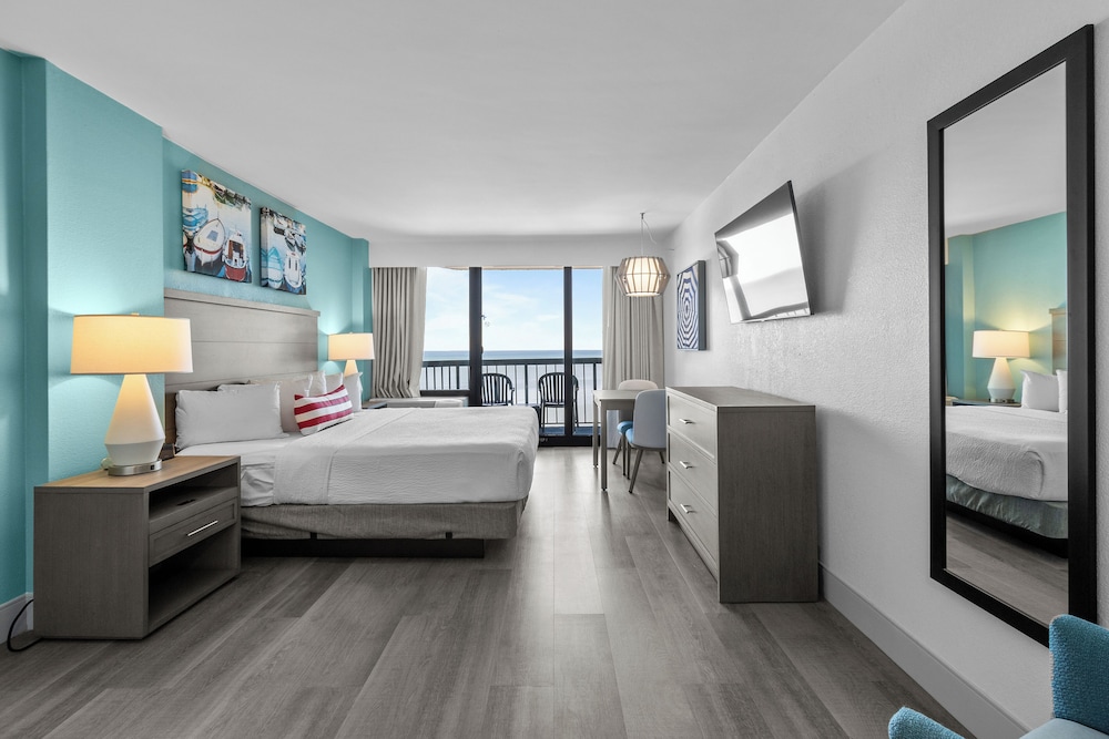 Efficiency, Pinnacle, Deluxe, King Bed, Ocean Front, Sofa، Compass Cove Resort 4/5