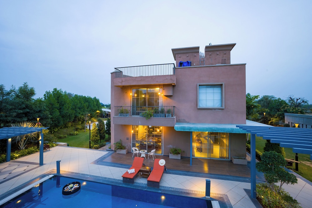ELIVAAS Noah's Ark 3BHK Villa with Pvt Pool, Garden and Gazebo in Amer